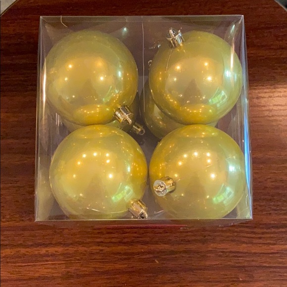 Wondershop Shatter Resistant Ornament Set - 16 - Picture 3 of 9